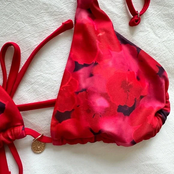 Bikini - Picture 3 of 5